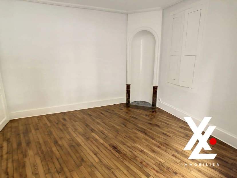 thumbnail of estate's photo