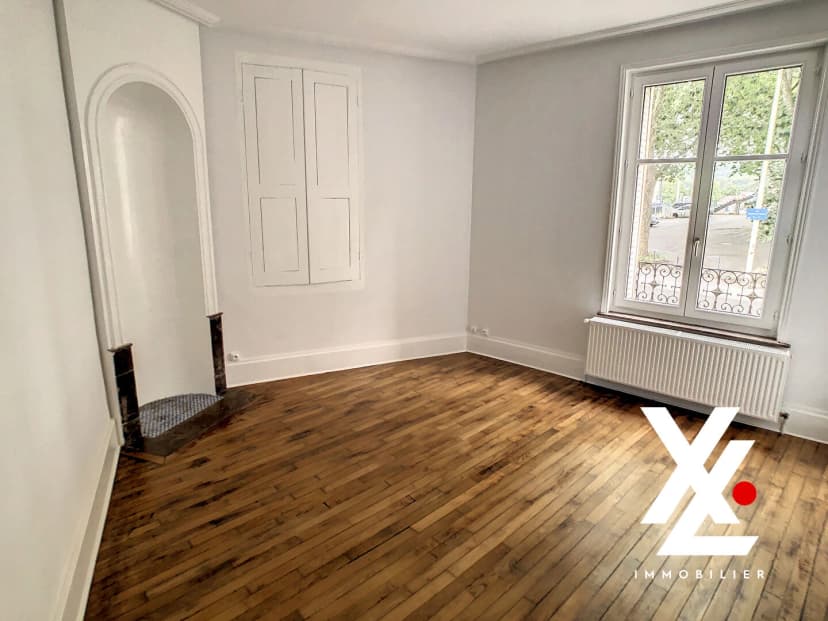 thumbnail of estate's photo