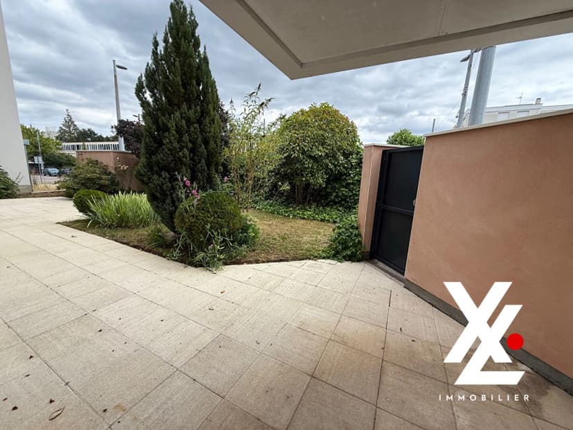 thumbnail of estate's photo