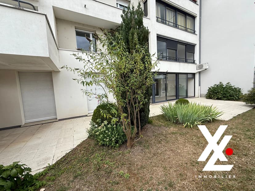 thumbnail of estate's photo