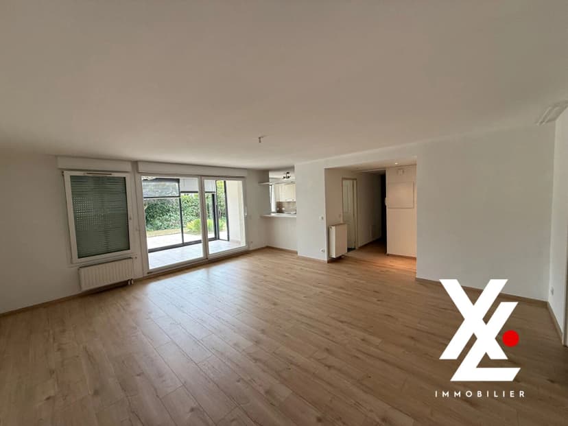 thumbnail of estate's photo