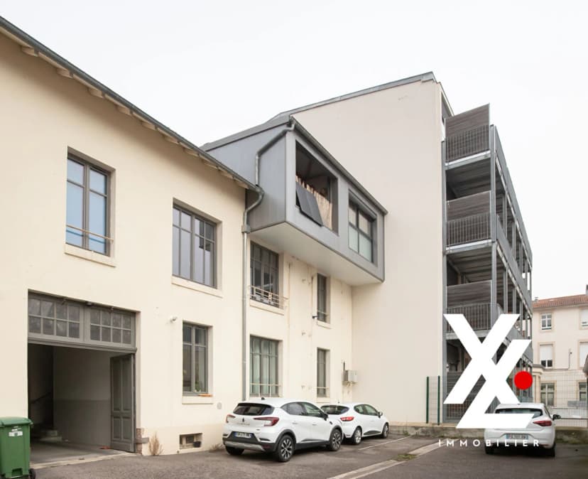 thumbnail of estate's photo