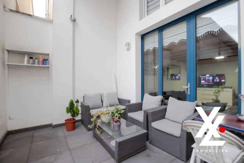 thumbnail of estate's photo