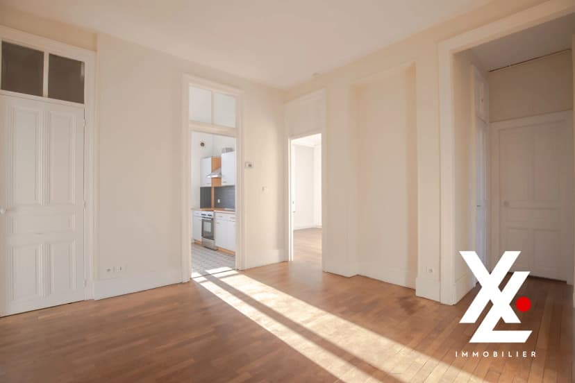 thumbnail of estate's photo