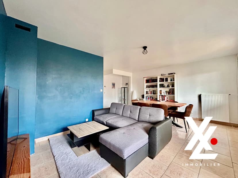 thumbnail of estate's photo