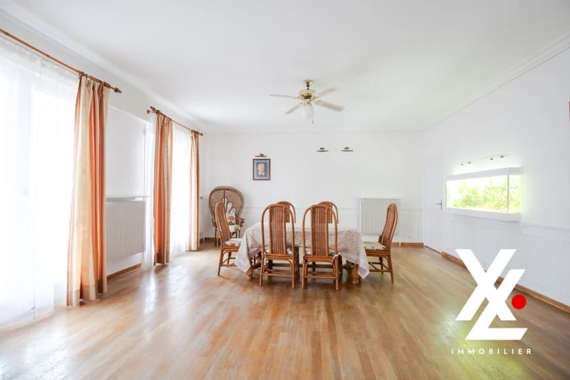 thumbnail of estate's photo