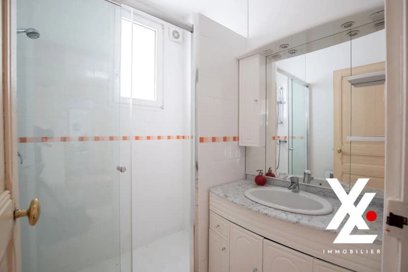 thumbnail of estate's photo