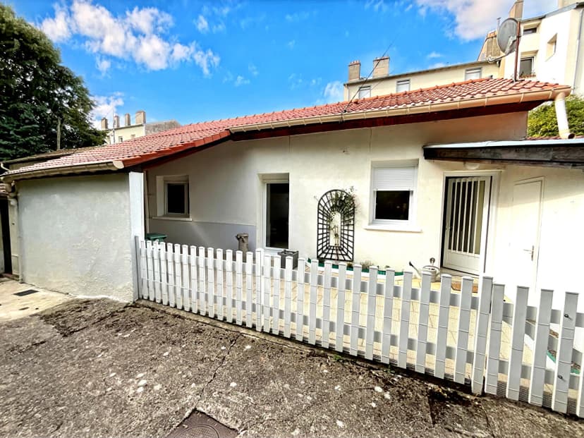 thumbnail of estate's photo