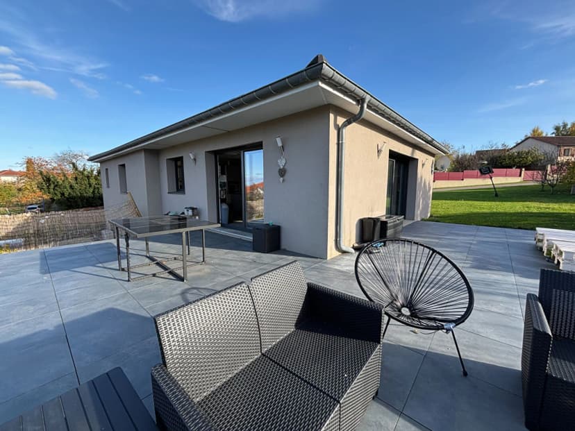 thumbnail of estate's photo