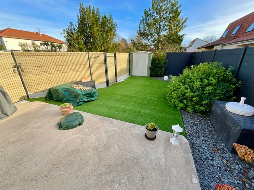 thumbnail of estate's photo