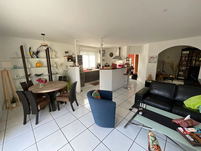 thumbnail of estate's photo