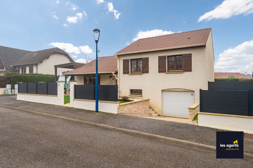 thumbnail of estate's photo