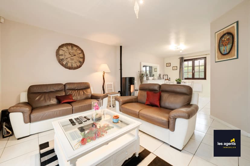 thumbnail of estate's photo