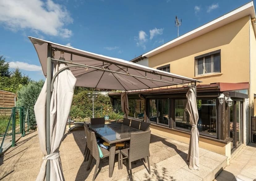 thumbnail of estate's photo