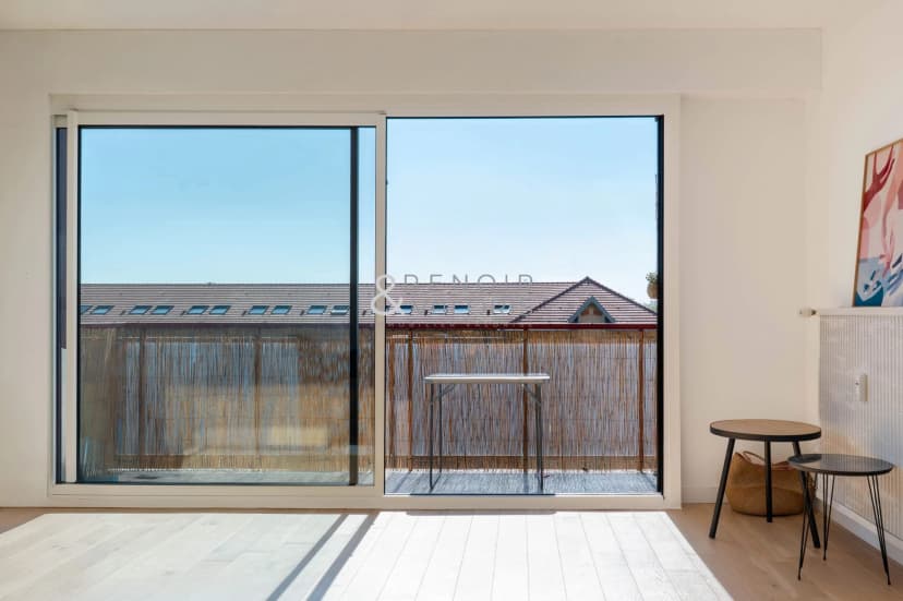 thumbnail of estate's photo