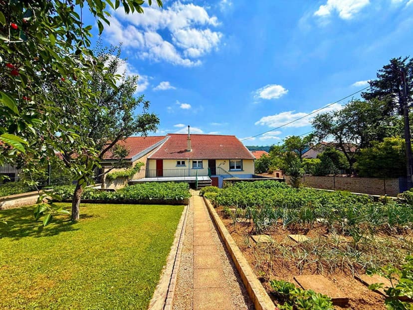 thumbnail of estate's photo