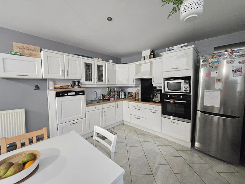 thumbnail of estate's photo