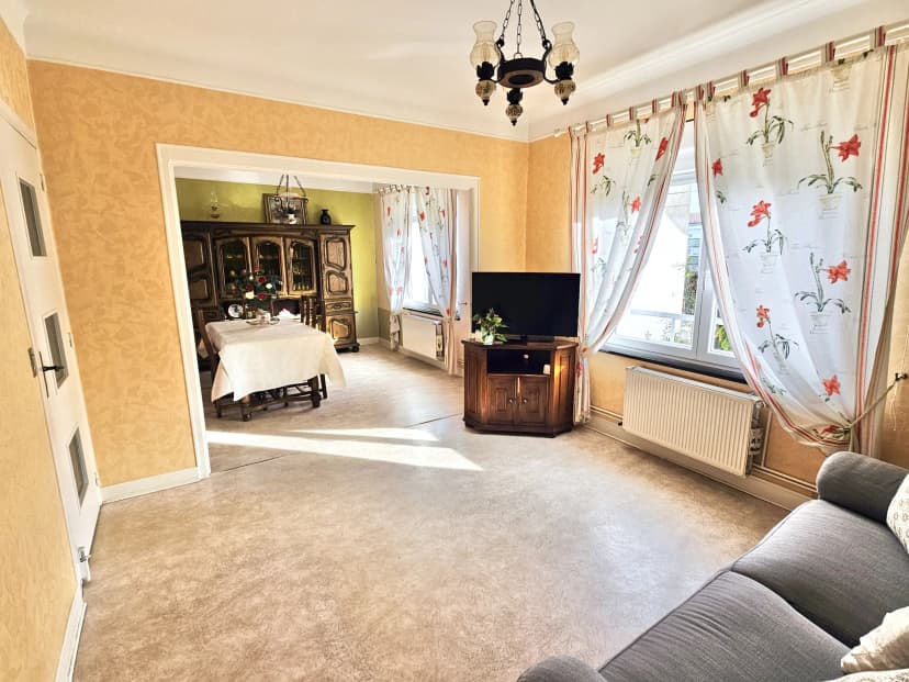 thumbnail of estate's photo