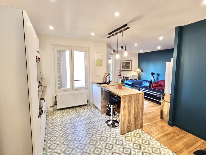 thumbnail of estate's photo