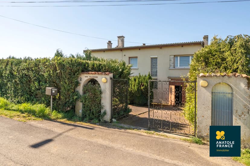 thumbnail of estate's photo