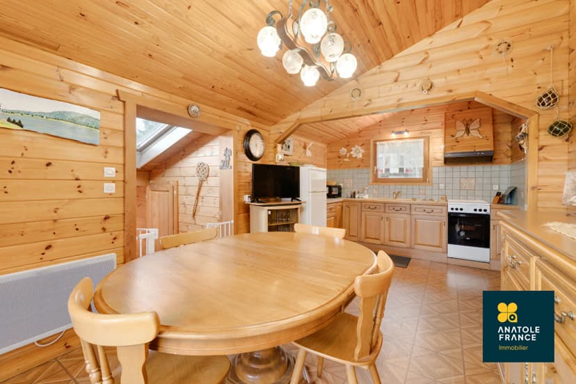 thumbnail of estate's photo