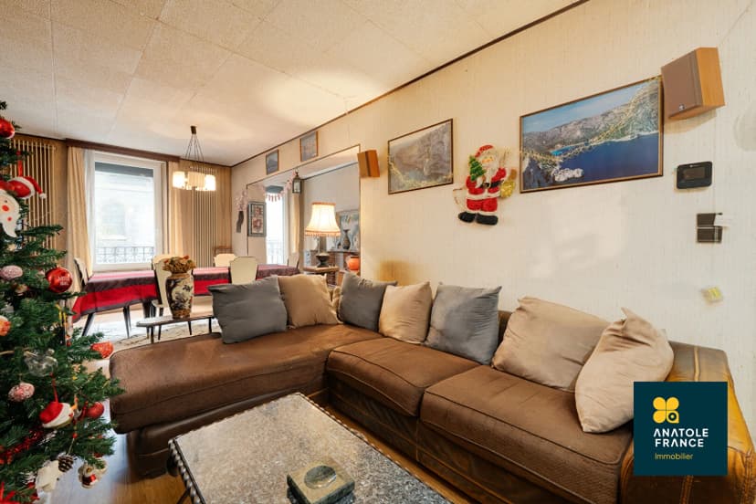 thumbnail of estate's photo