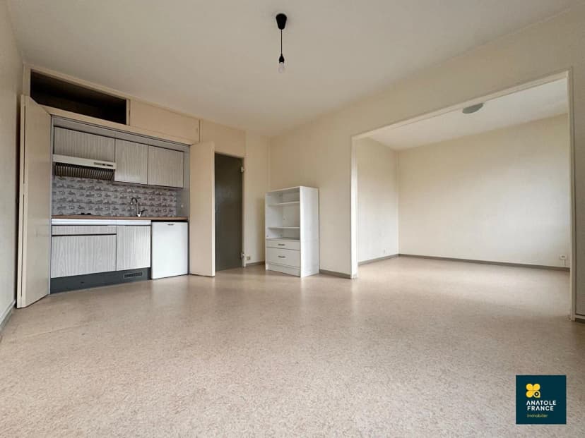 thumbnail of estate's photo