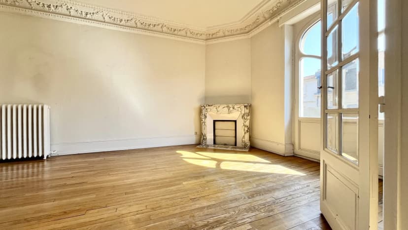 thumbnail of estate's photo