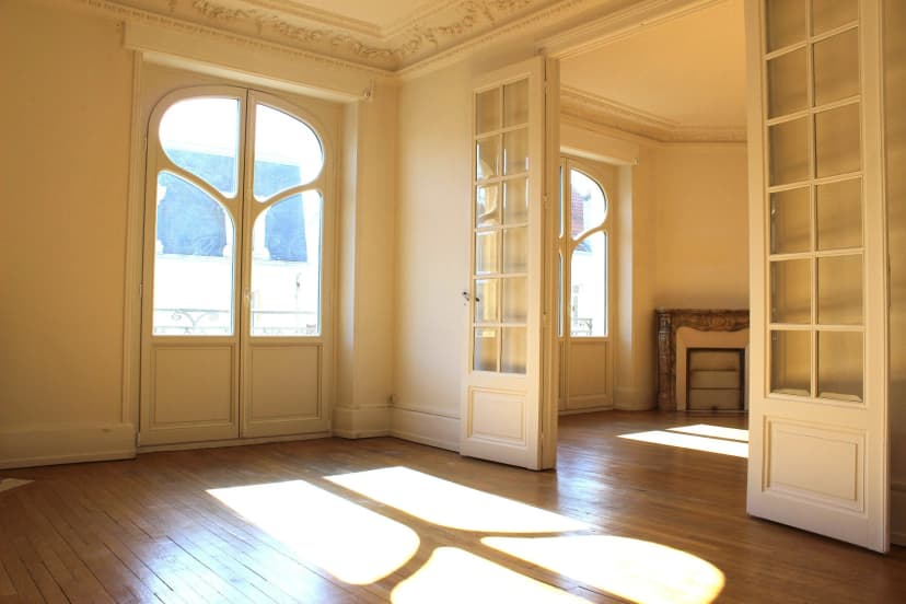 thumbnail of estate's photo