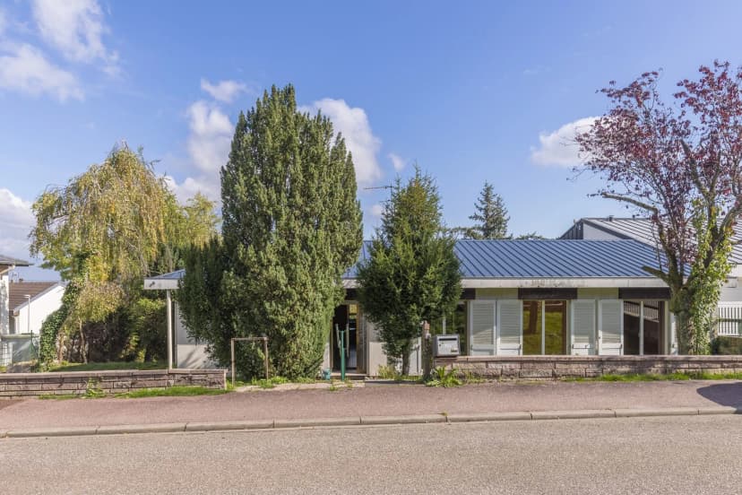 thumbnail of estate's photo