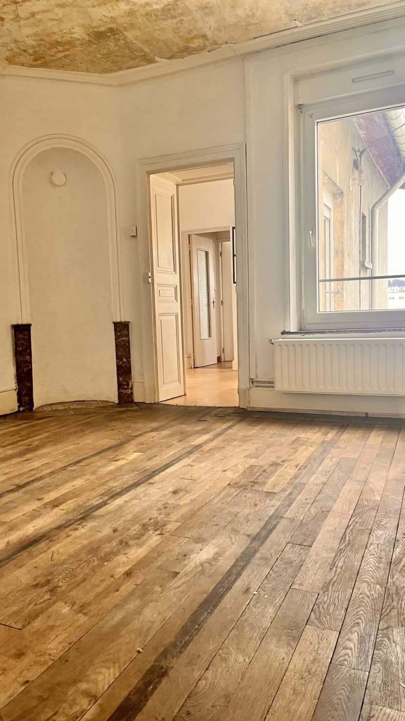 thumbnail of estate's photo