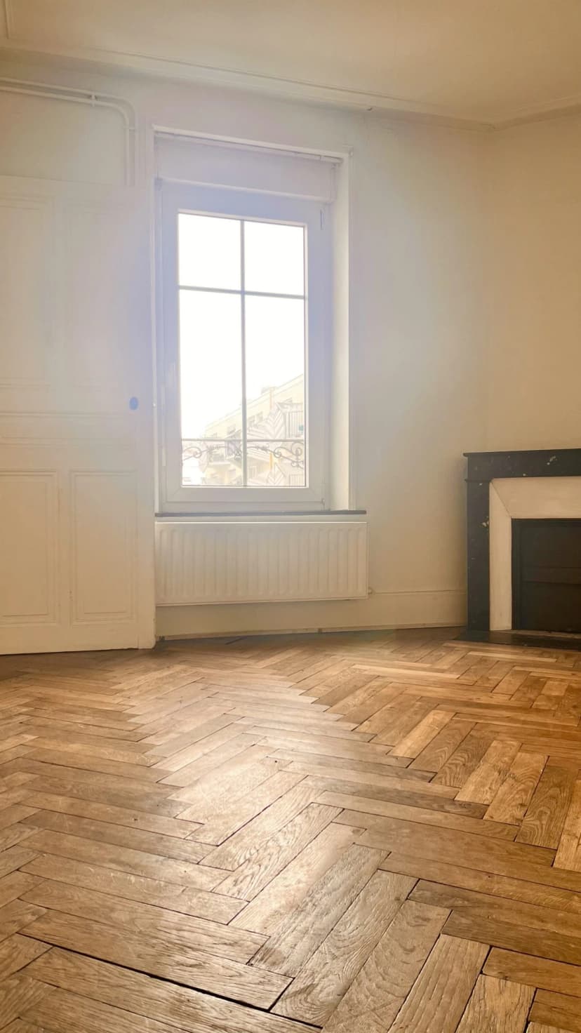 thumbnail of estate's photo