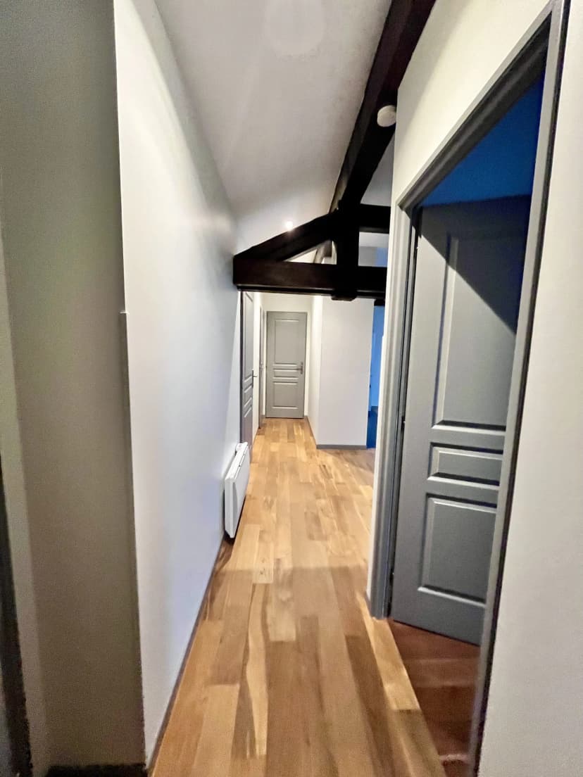 thumbnail of estate's photo