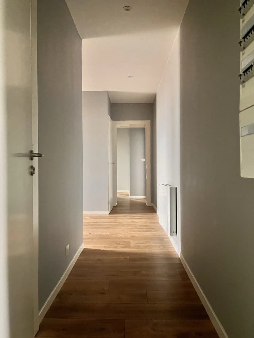 thumbnail of estate's photo