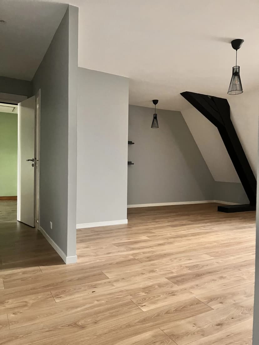 thumbnail of estate's photo