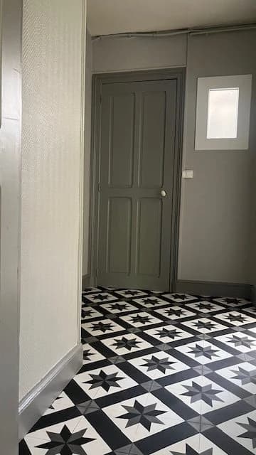 thumbnail of estate's photo