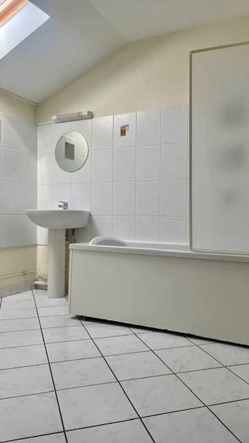 thumbnail of estate's photo