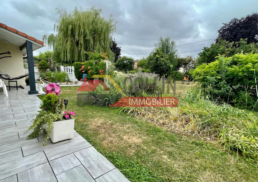 thumbnail of estate's photo