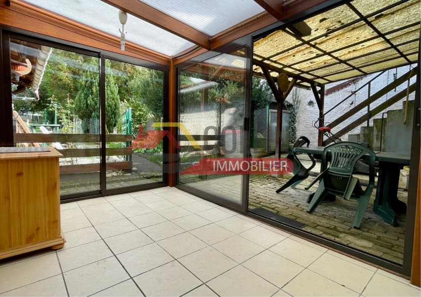 thumbnail of estate's photo