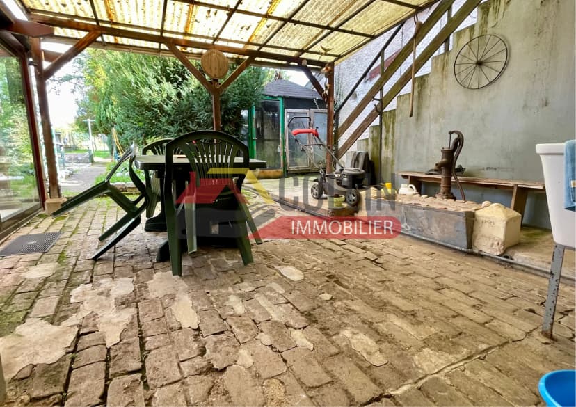 thumbnail of estate's photo