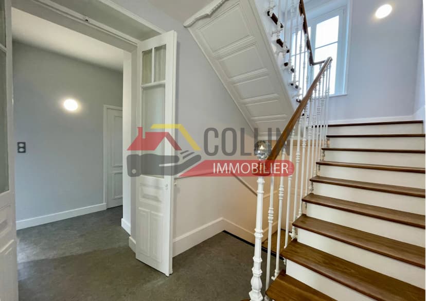 thumbnail of estate's photo